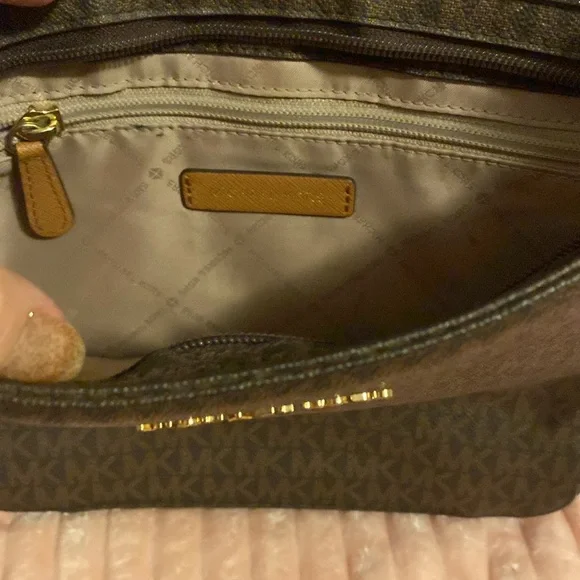 Michael Kors bag - Picture 7 of 8